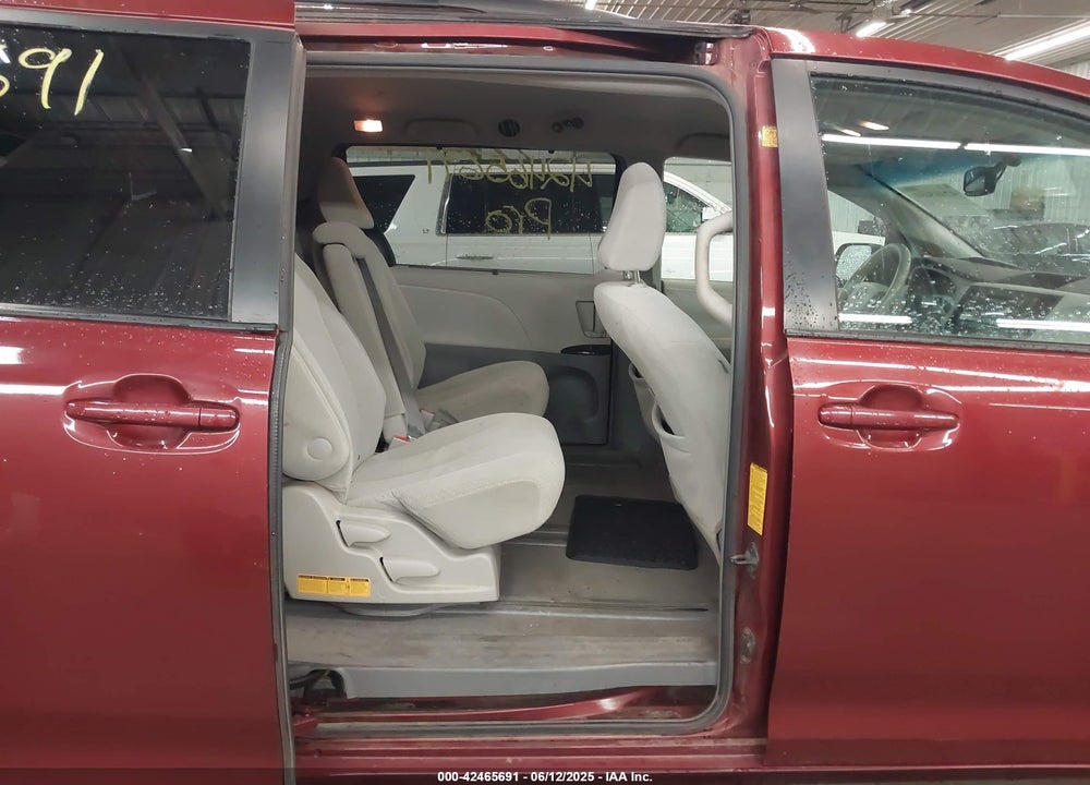 2011 TOYOTA SIENNA LE V6 VIN: 5TDKK3DC9BS105483