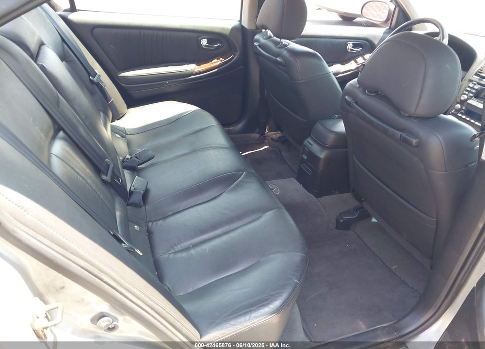 2001 INFINITI I30 LUXURY VIN: JNKCA31A21T016556