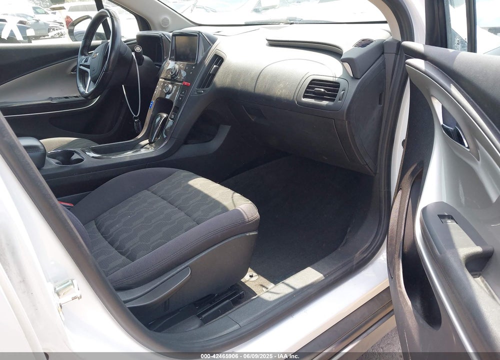 2014 CHEVROLET VOLT VIN: 1G1RE6E47EU152955
