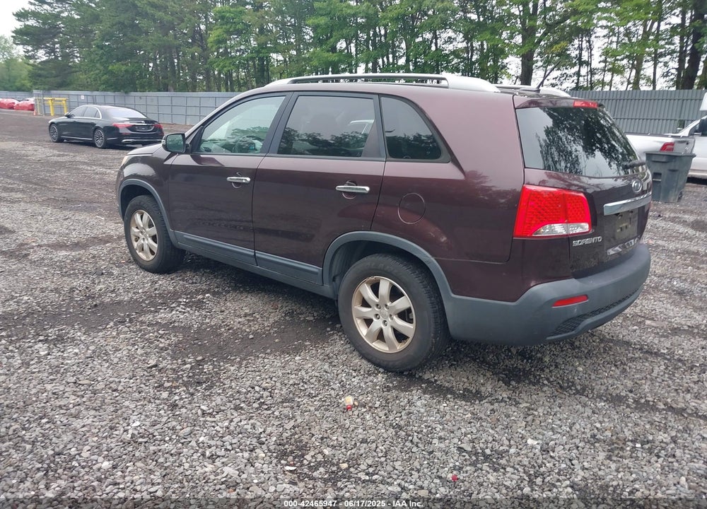 2011 KIA SORENTO VIN: 5XYKT3A1XBG147240