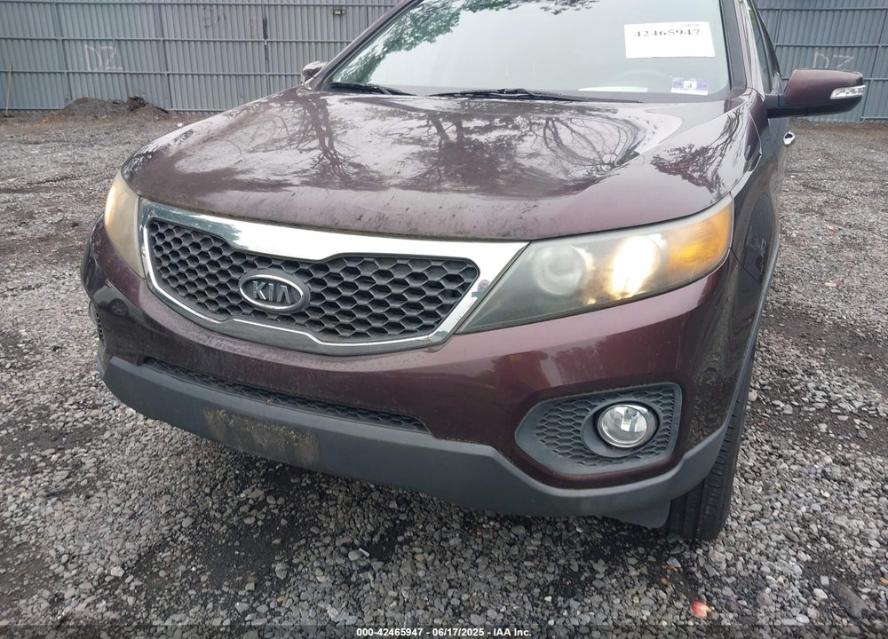 2011 KIA SORENTO VIN: 5XYKT3A1XBG147240