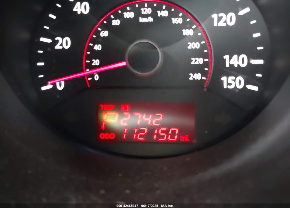2011 KIA SORENTO VIN: 5XYKT3A1XBG147240