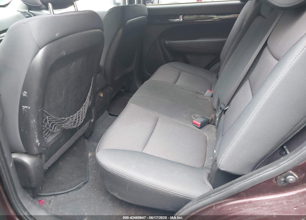 2011 KIA SORENTO VIN: 5XYKT3A1XBG147240