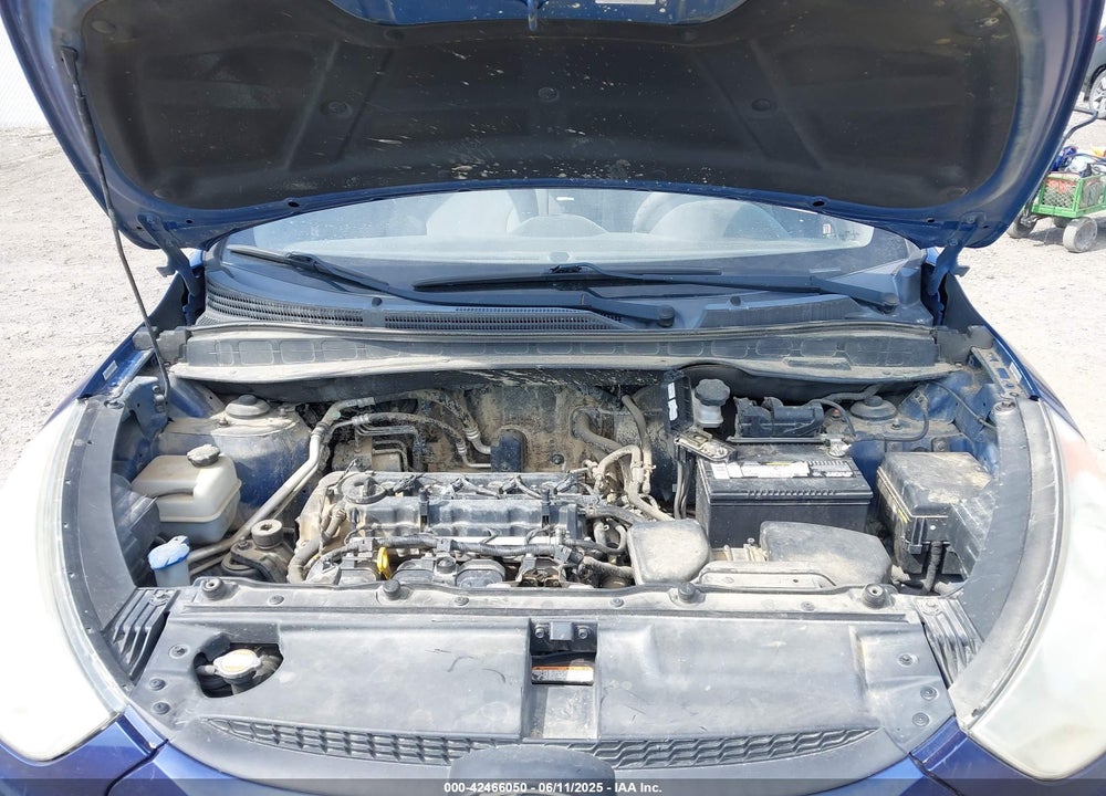 2011 HYUNDAI TUCSON GL VIN: KM8JT3AB1BU121284