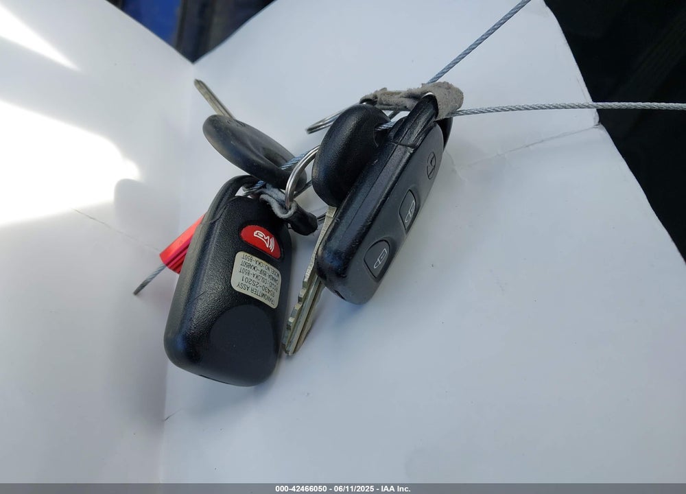 2011 HYUNDAI TUCSON GL VIN: KM8JT3AB1BU121284