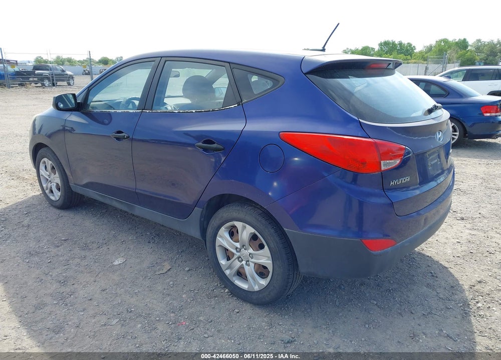 2011 HYUNDAI TUCSON GL VIN: KM8JT3AB1BU121284