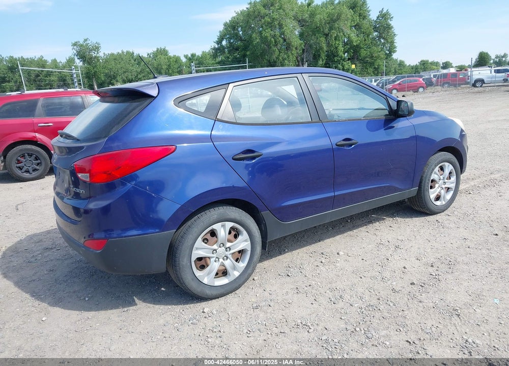 2011 HYUNDAI TUCSON GL VIN: KM8JT3AB1BU121284