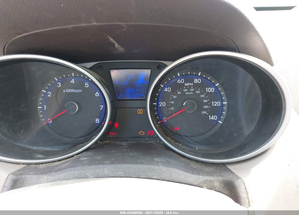 2011 HYUNDAI TUCSON GL VIN: KM8JT3AB1BU121284