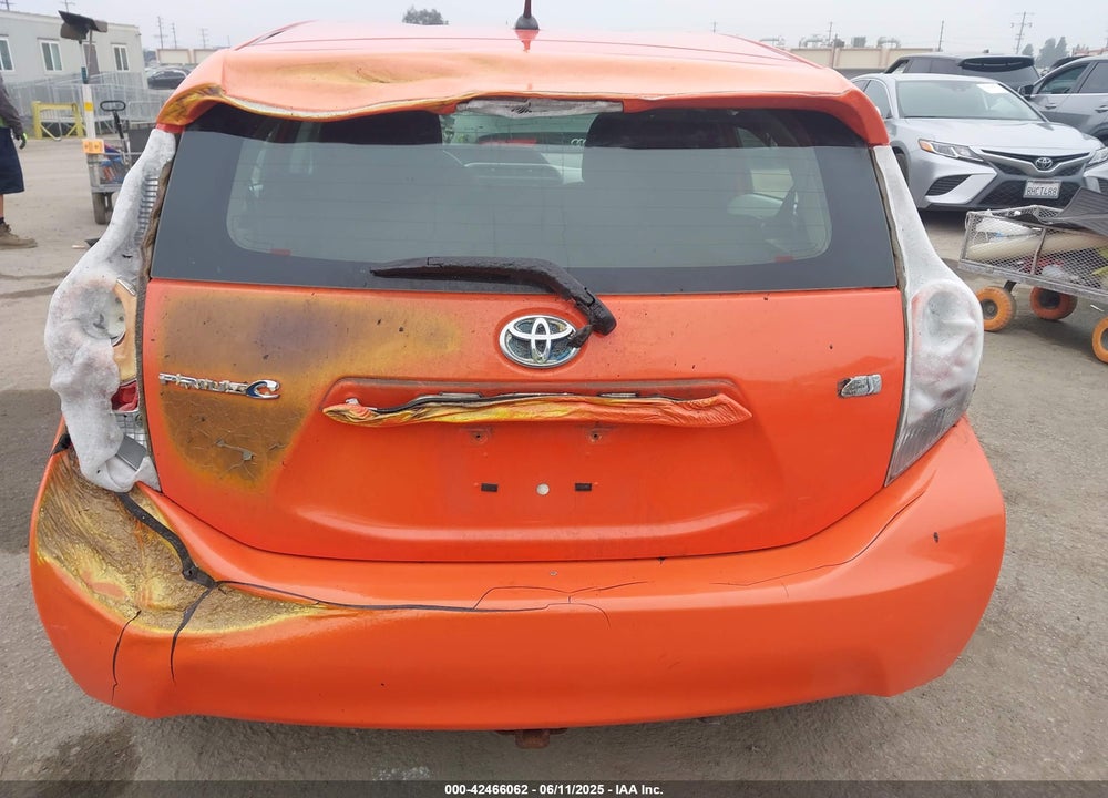 2012 TOYOTA PRIUS C TWO VIN: JTDKDTB31C1010010