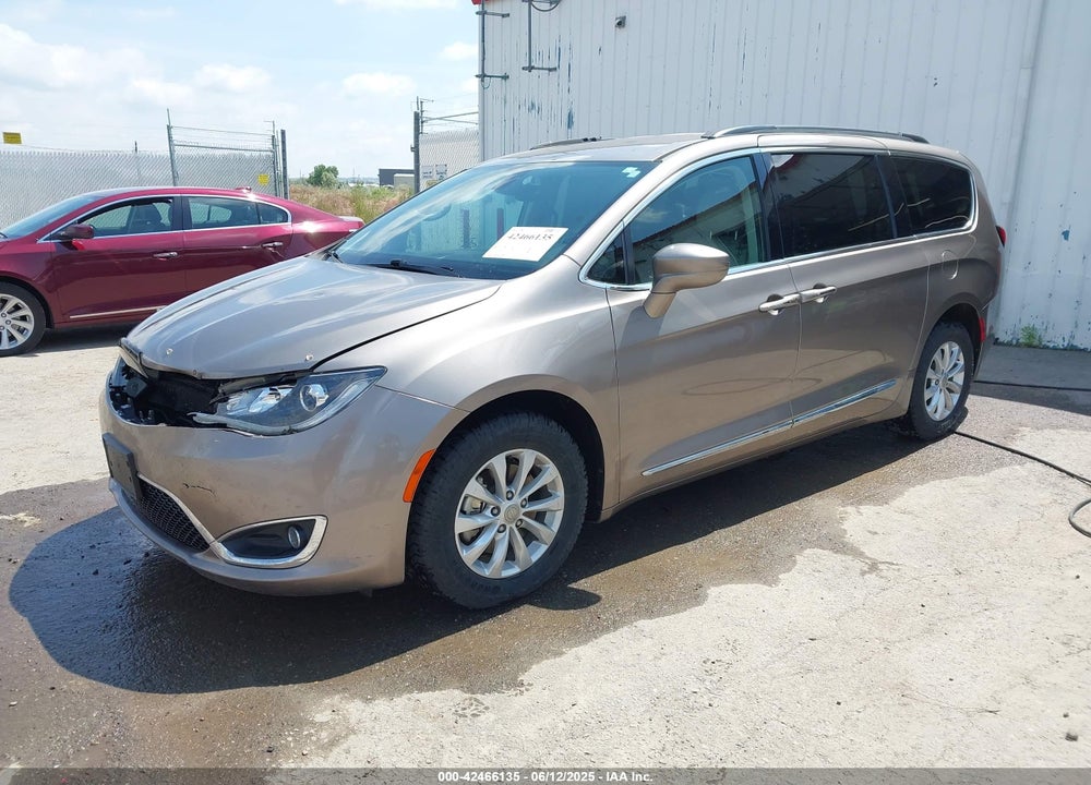 2017 CHRYSLER PACIFICA TOURING L VIN: 2C4RC1BGXHR788625