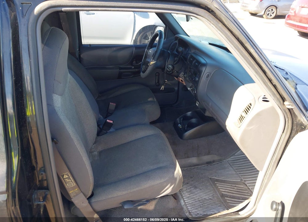 2001 FORD RANGER VIN: 1FTYR10U11TA70642