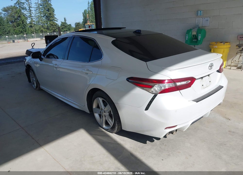 2018 TOYOTA CAMRY VIN: 4T1B61HKXJU072719