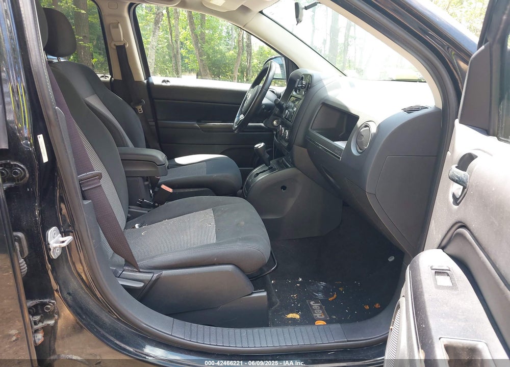 2012 JEEP COMPASS VIN: 1C4NJDEB6CD656012
