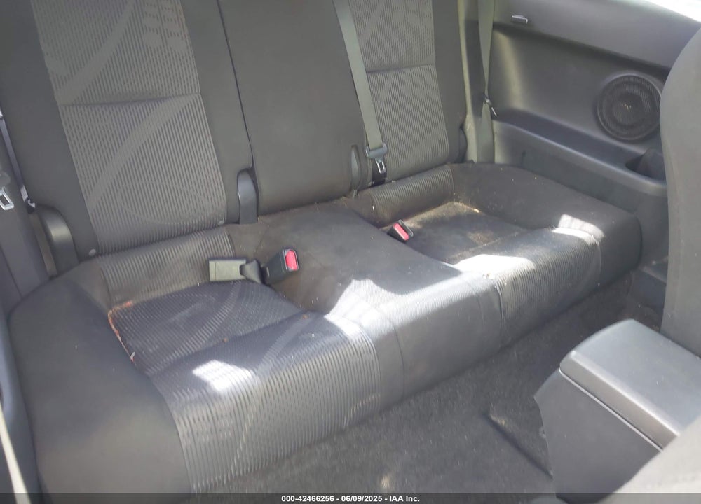 2011 SCION TC VIN: JTKJF5C75B3004726