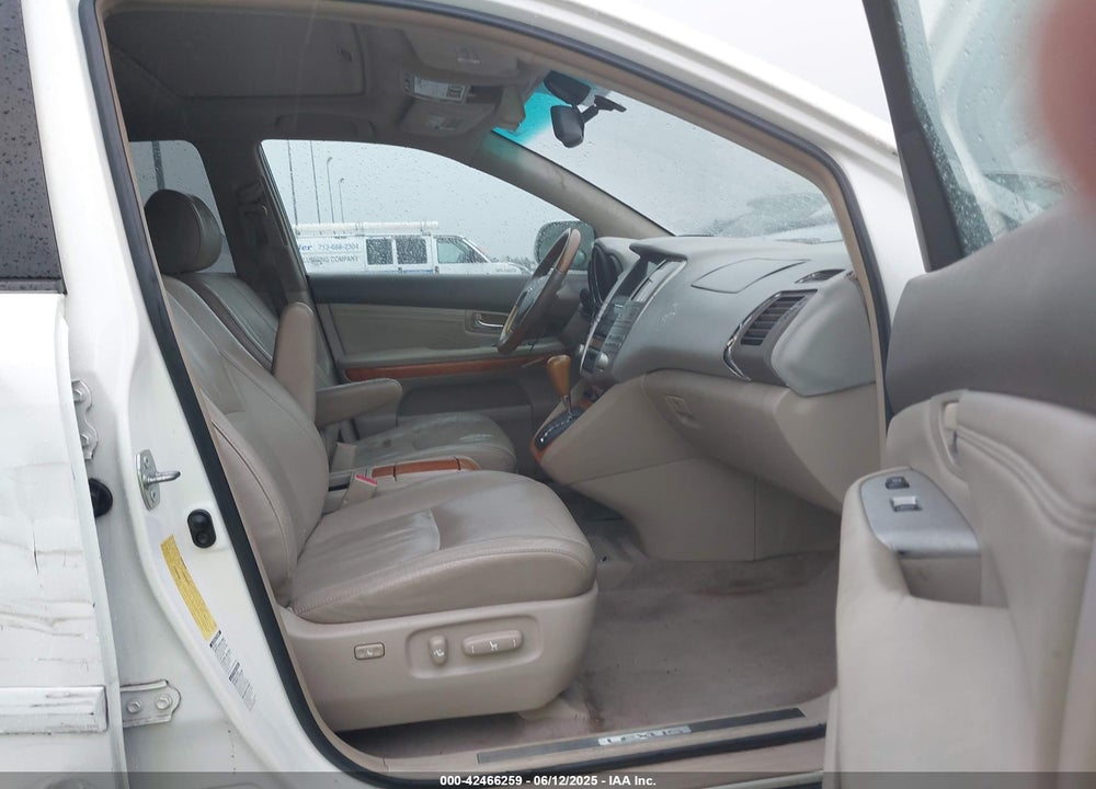 2007 LEXUS RX350 VIN: 2T2HK31U77C042418