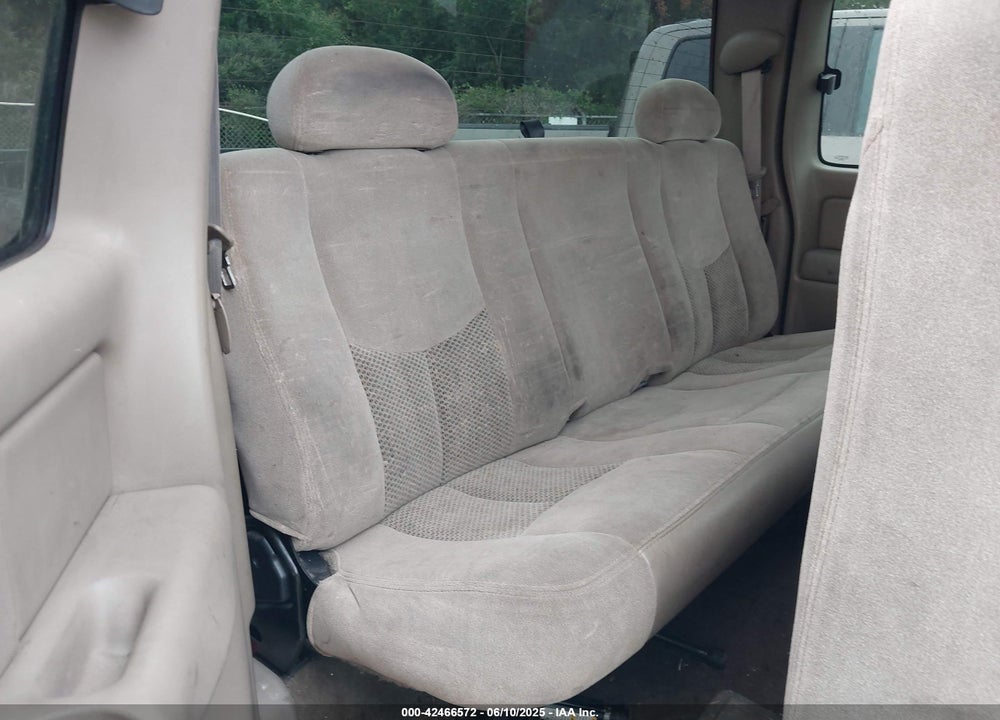 2003 CHEVROLET SILVERADO 1500 LS VIN: 2GCEC19V331223188