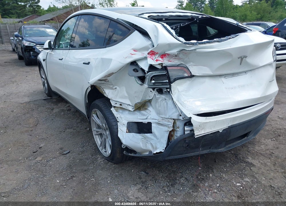 2022 TESLA MODEL Y VIN: 7SAYGAEE7NF384783