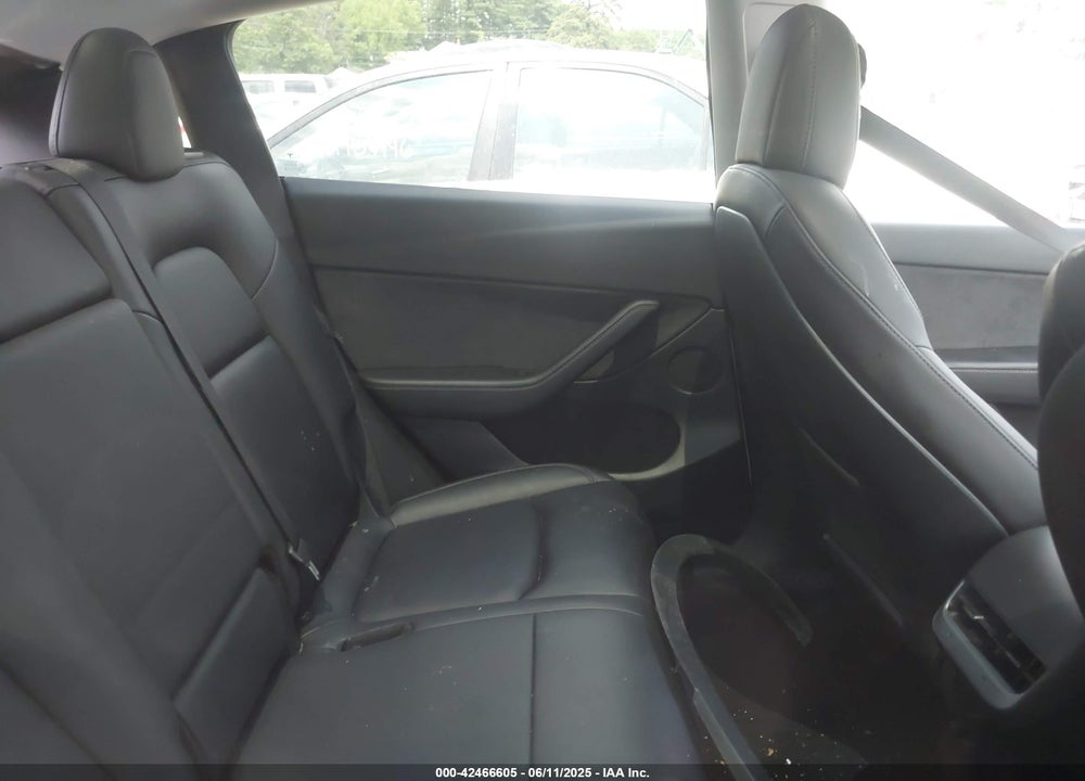 2022 TESLA MODEL Y VIN: 7SAYGAEE7NF384783