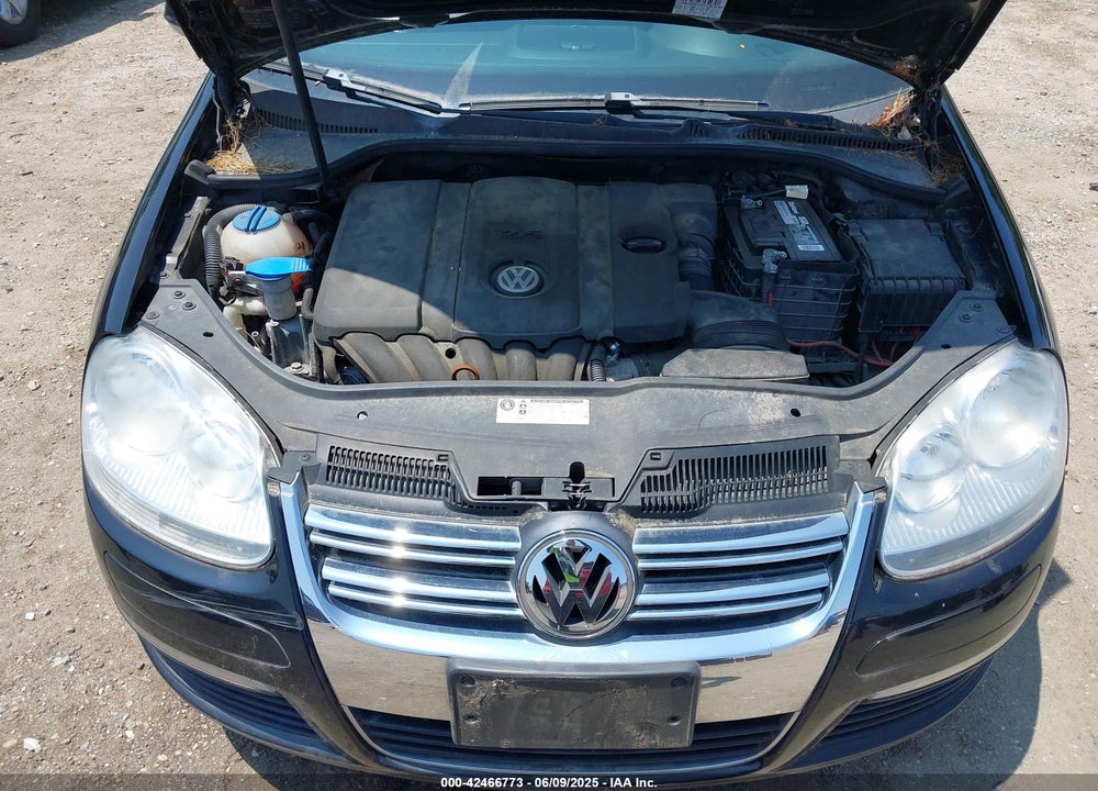 2010 VOLKSWAGEN JETTA VIN: 3VWRZ7AJ9AM042787