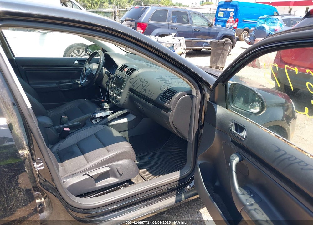 2010 VOLKSWAGEN JETTA VIN: 3VWRZ7AJ9AM042787