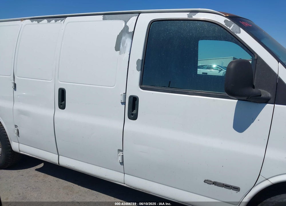 1999 CHEVROLET EXPRESS VIN: 1GCFG15M8X1044680