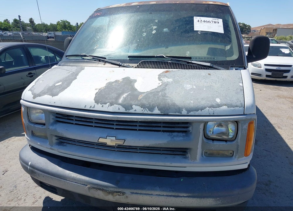 1999 CHEVROLET EXPRESS VIN: 1GCFG15M8X1044680