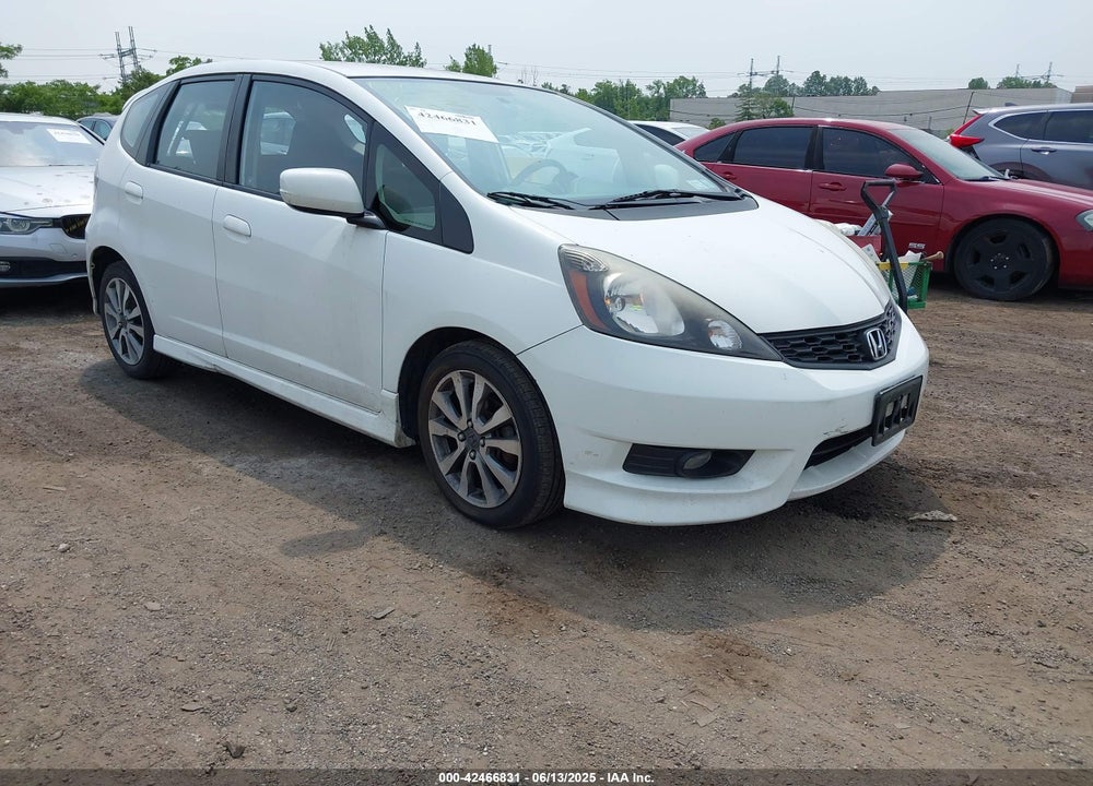 2013 HONDA FIT SPORT VIN: JHMGE8H59DC057430