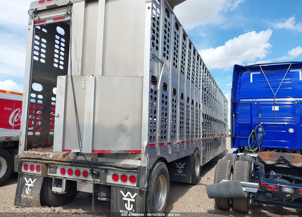 2025 WILSON TRAILER CO LIVESTOCK TRAILER VIN: 1W1K65323S5567784