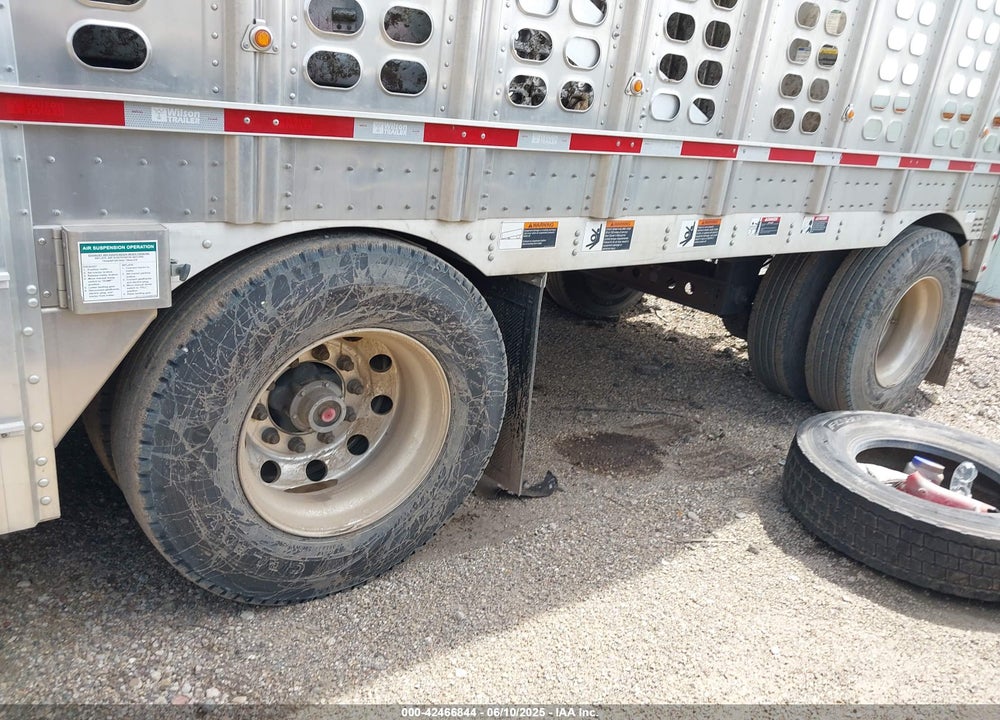 2025 WILSON TRAILER CO LIVESTOCK TRAILER VIN: 1W1K65323S5567784