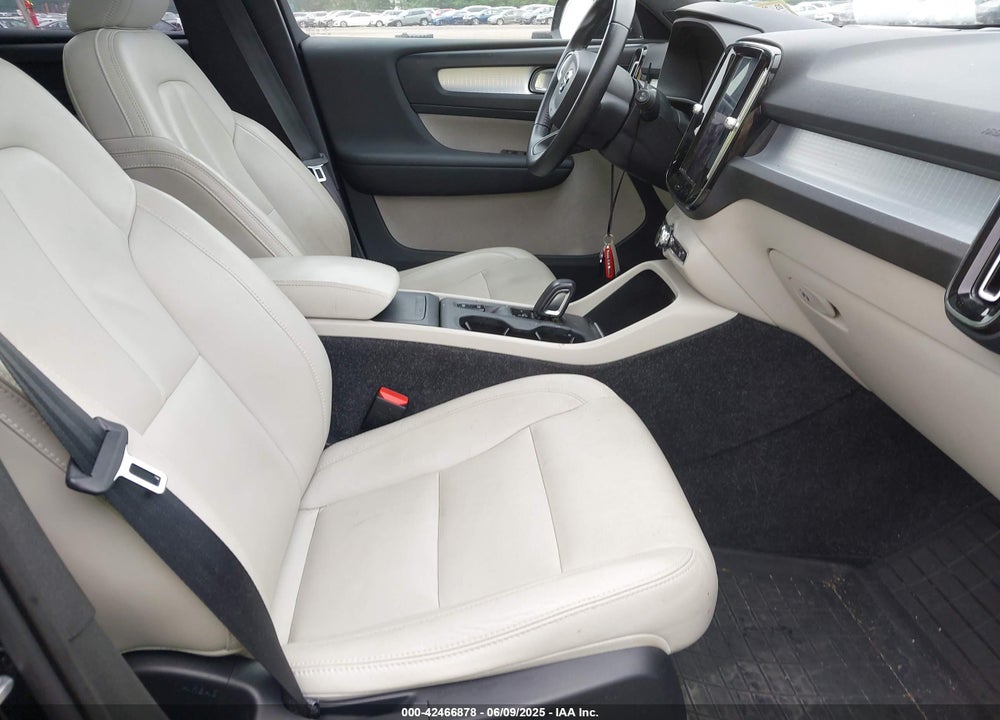 2020 VOLVO XC40 VIN: YV4162UK6L2254022