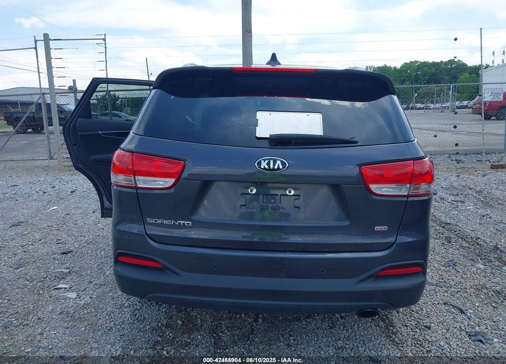 2017 KIA SORENTO VIN: 5XYPG4A38HG277009