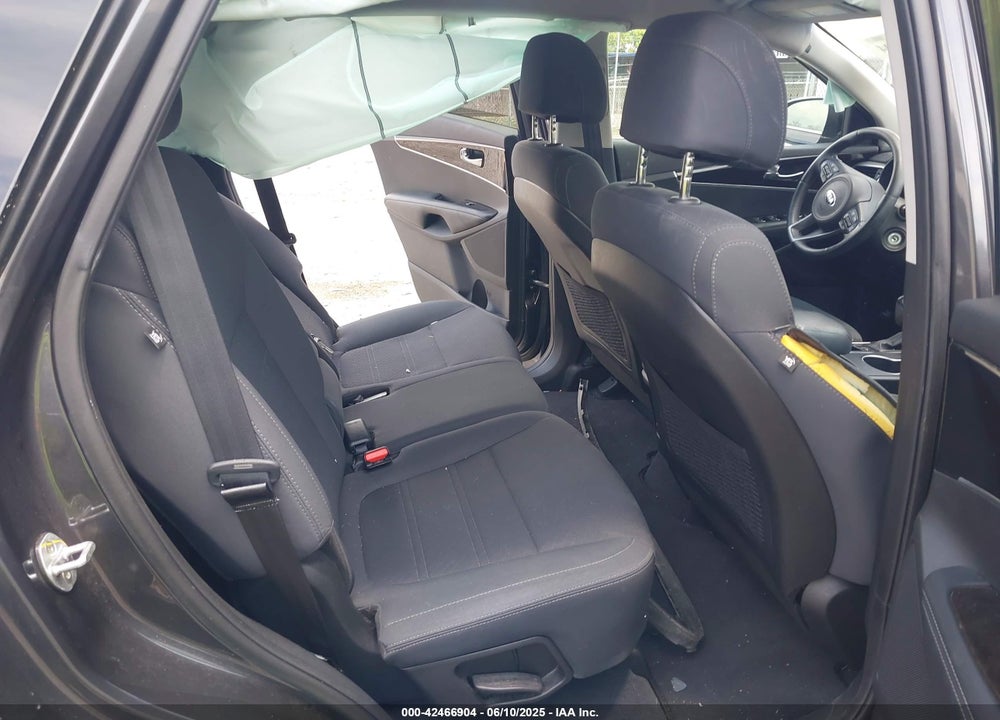 2017 KIA SORENTO VIN: 5XYPG4A38HG277009