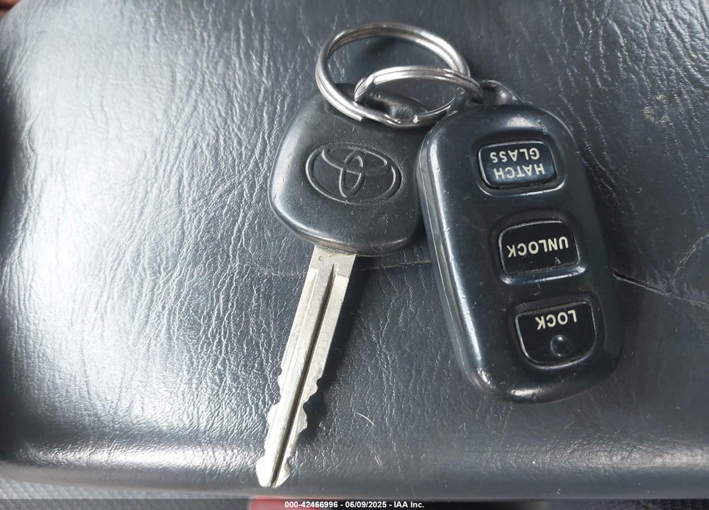 2006 TOYOTA MATRIX/XR VIN: 2T1KR32E26C597546
