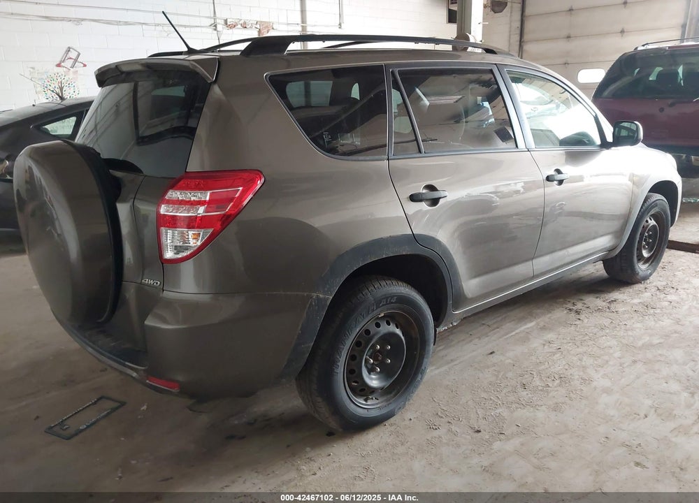 2009 TOYOTA RAV4 VIN: JTMBF33V995002135