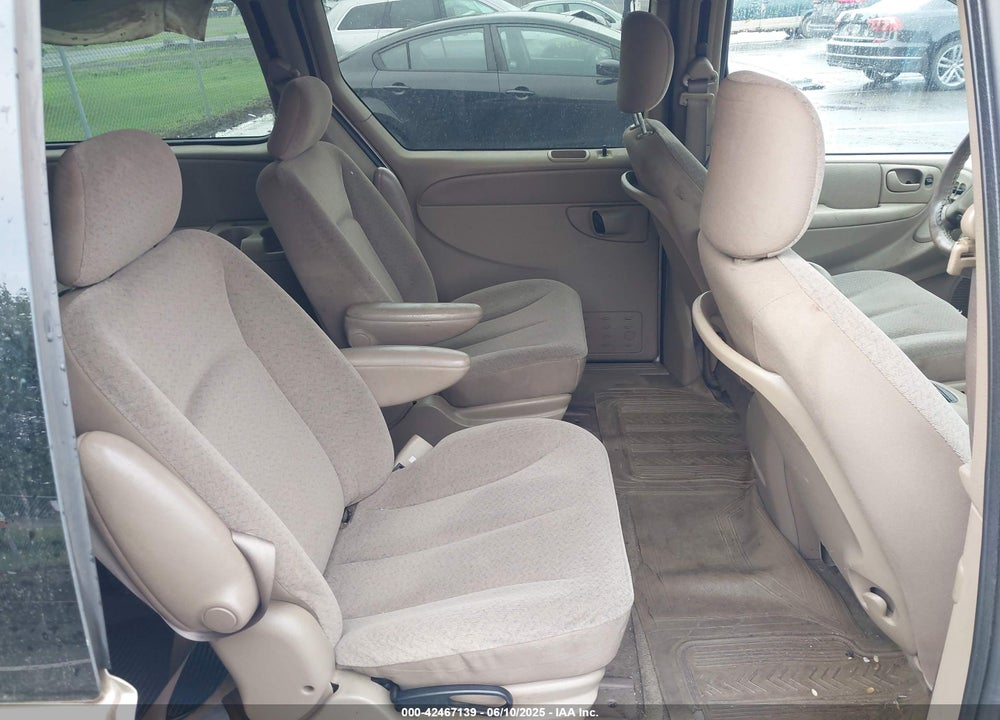 2003 CHRYSLER TOWN & COUNTRY LX VIN: 2C4GP44L13R132460