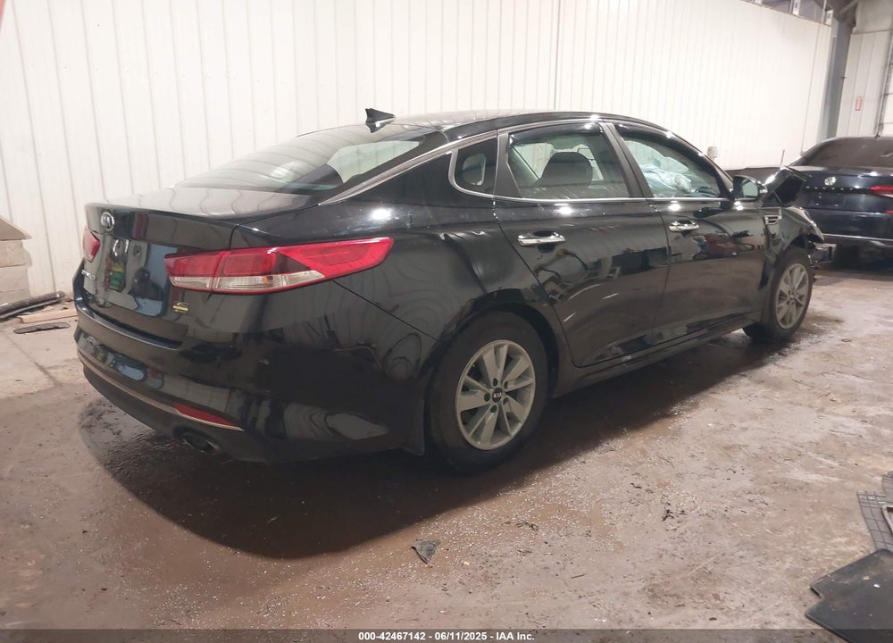 2017 KIA OPTIMA VIN: 5XXGT4L34HG148164