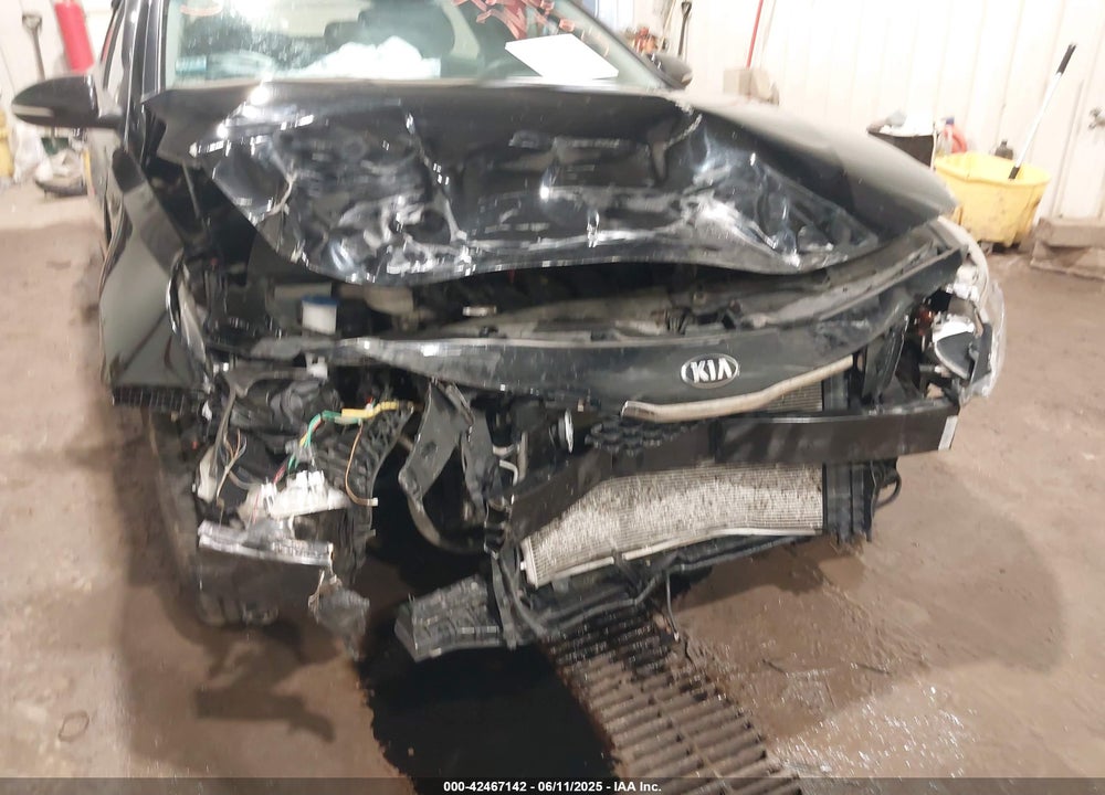 2017 KIA OPTIMA VIN: 5XXGT4L34HG148164