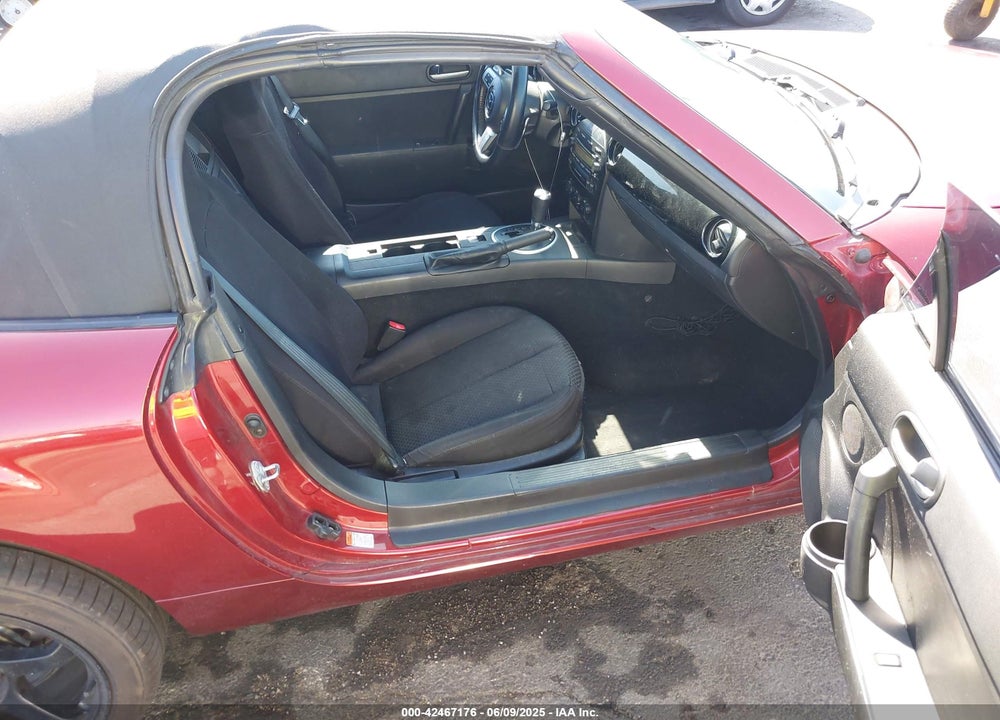 2006 MAZDA MX-5 MIATA VIN: JM1NC25F260109008
