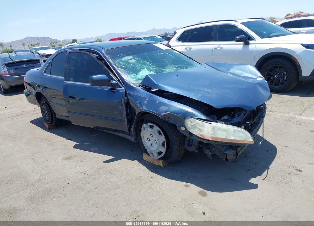 2000 HONDA ACCORD 2.3 LX VIN: JHMCG5647YC018312