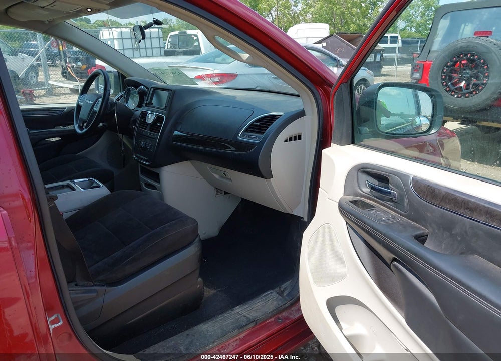2011 CHRYSLER TOWN & COUNTRY TOURING VIN: 2A4RR5DG5BR612523