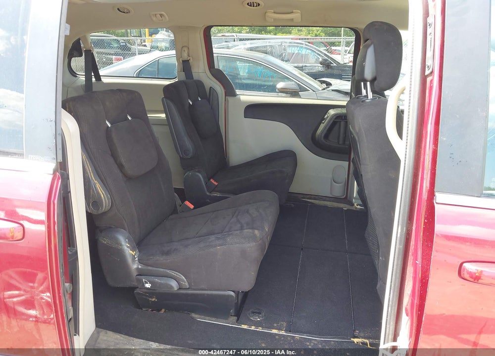 2011 CHRYSLER TOWN & COUNTRY TOURING VIN: 2A4RR5DG5BR612523