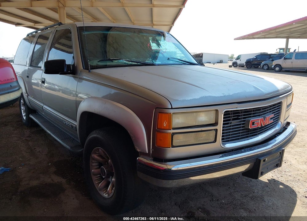 1999 GMC SUBURBAN 1500 SL VIN: 3GKFK16R8XG501843