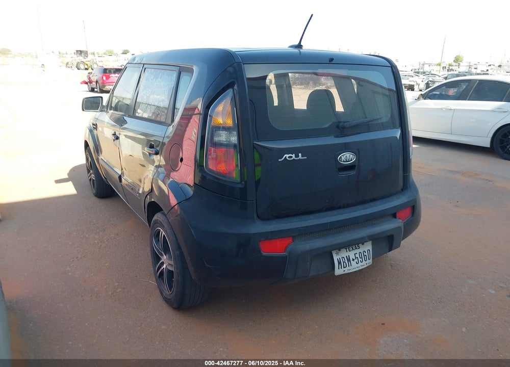 2011 KIA SOUL VIN: KNDJT2A10B7302798