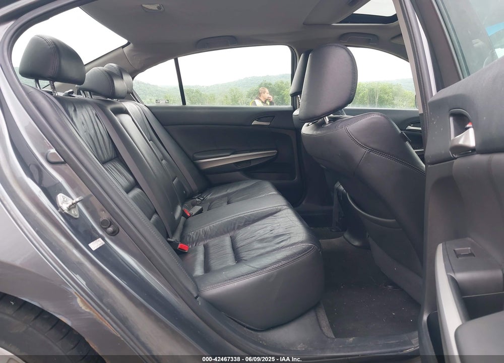 2009 HONDA ACCORD VIN: 1HGCP26819A195584