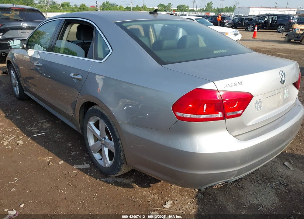 2014 VOLKSWAGEN PASSAT VIN: 1VWBS7A38EC085306