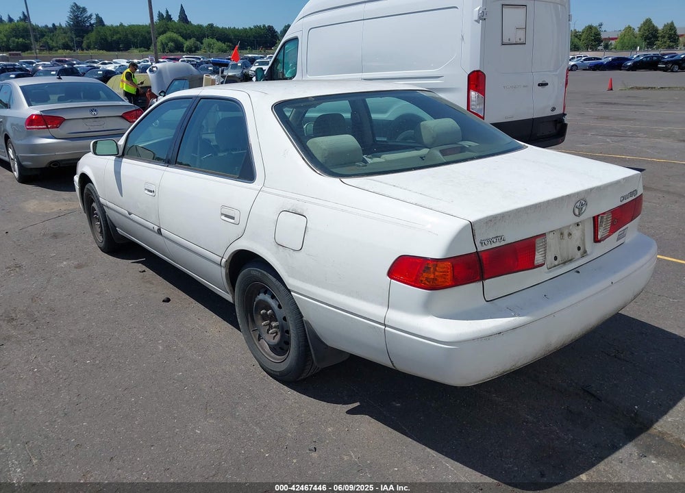 2001 TOYOTA CAMRY CE VIN: 4T1BG22K11U836730