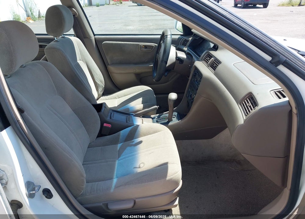 2001 TOYOTA CAMRY CE VIN: 4T1BG22K11U836730