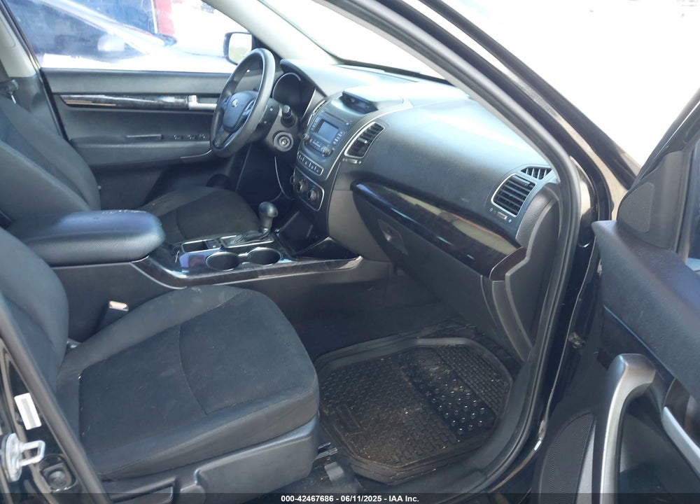 2015 KIA SORENTO VIN: 5XYKT3A6XFG607210