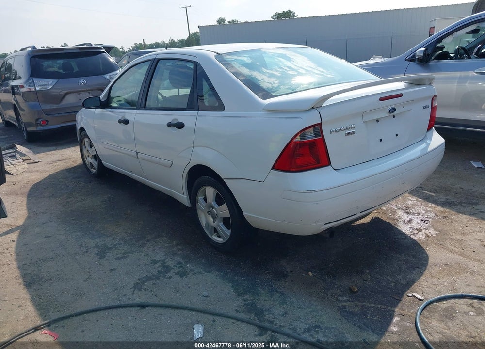 2005 FORD FOCUS ZX4 VIN: 1FAHP34N45W230950