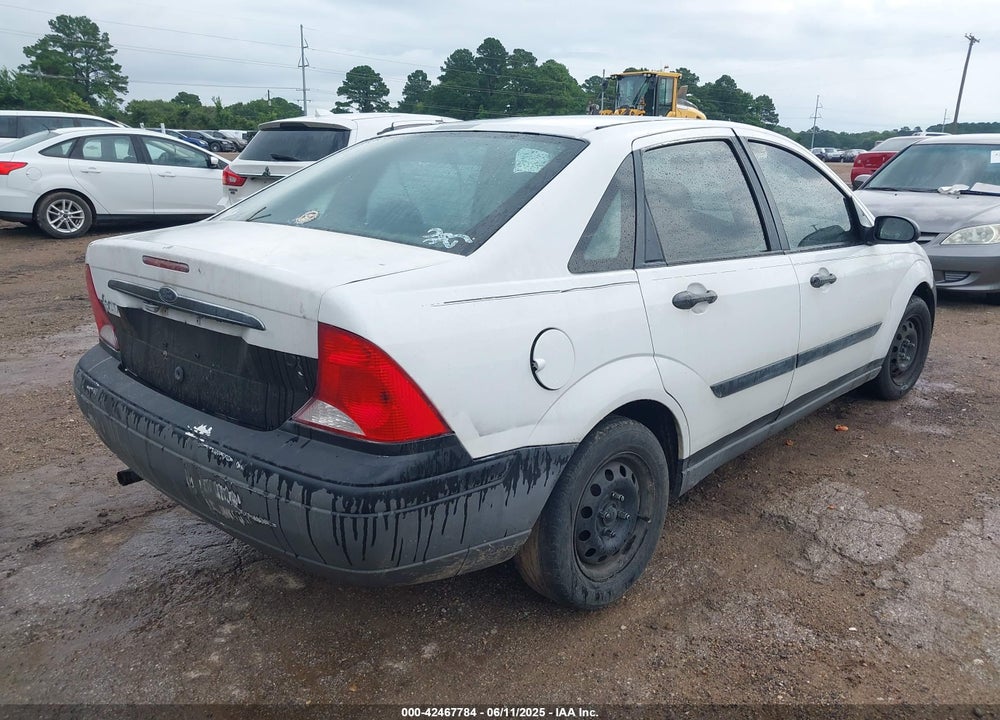 2000 FORD FOCUS LX VIN: 1FAFP33P0YW295695
